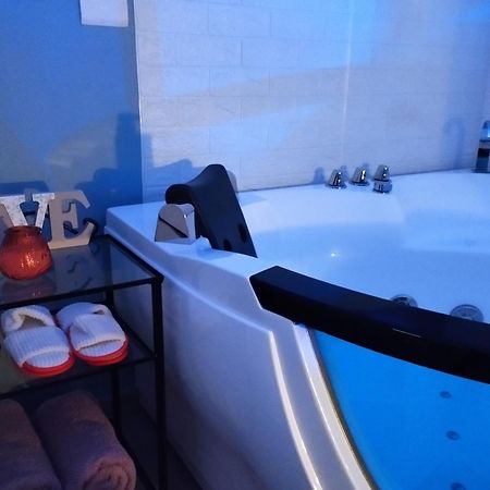 Bed&Dreams In Salento Bilocale Con Vasca Idromassaggio Villa Guagnano Exterior photo